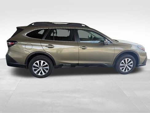 Used 2020 Subaru Outback Premium AWD/4WD image 6