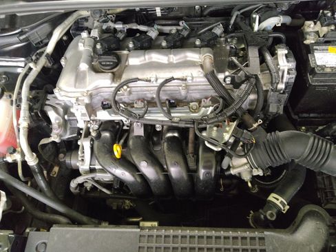 Used 2022 Toyota Corolla LE FWD image 30