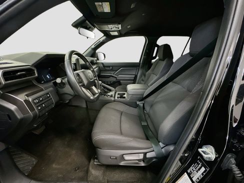 Used 2025 Toyota 4Runner SR5 AWD/4WD image 13