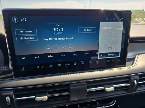 Certified 2024 Lincoln Corsair AWD image 19