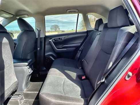 Used 2022 Toyota RAV4 LE image 14