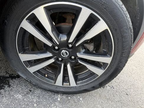 Used 2019 Nissan Kicks SV FWD image 5