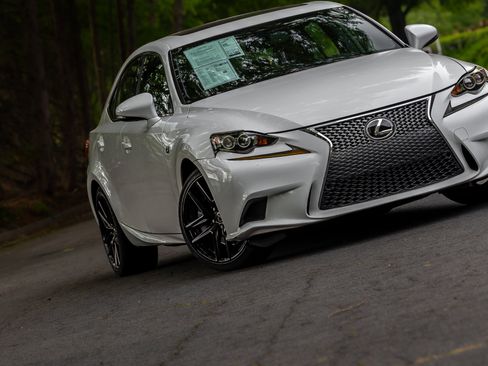 Used 2016 Lexus IS 350 w/ F Sport Package RWD image 19