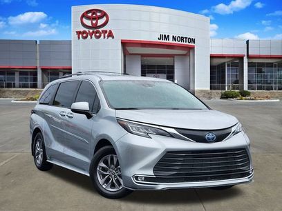 Used 2022 Toyota Sienna XLE