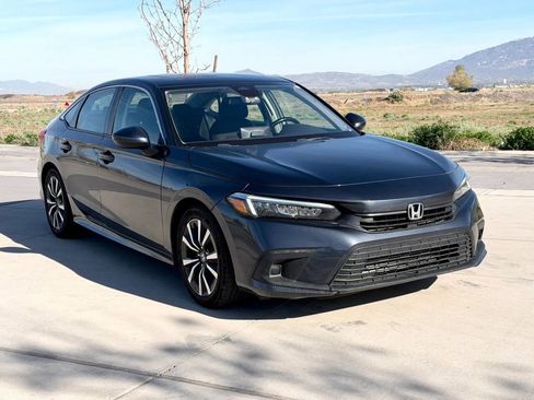 Used 2023 Honda Civic EX image 3