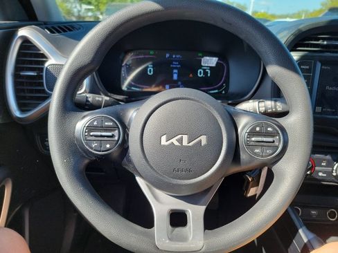 Used 2023 Kia Soul LX FWD image 15