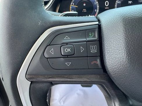Used 2023 Jeep Grand Cherokee Limited w/ Luxury Tech Group II AWD/4WD image 15