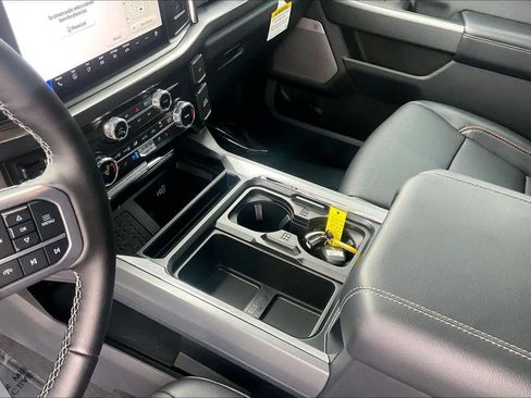 Used 2025 Ford F250 Lariat w/ Chrome Package image 15