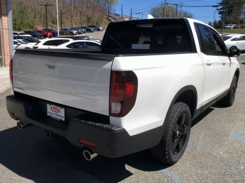 New 2026 Honda Ridgeline Black Edition image 9