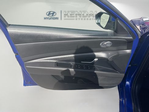 Used 2024 Hyundai Elantra SEL w/ Convenience Package FWD image 17