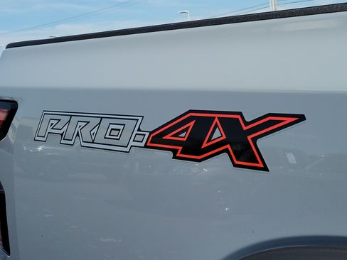 Certified 2025 Nissan Frontier PRO-4X w/ Pro Convenience Package AWD/4WD image 6