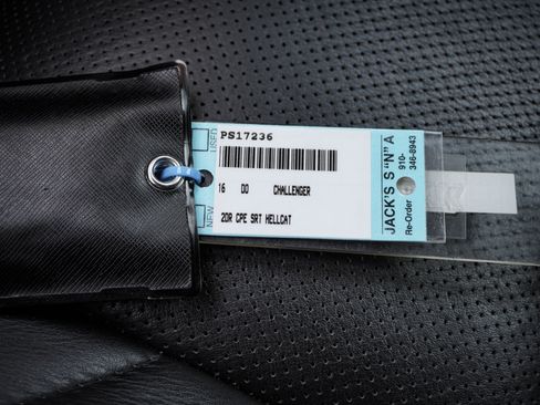 Used 2016 Dodge Challenger SRT Hellcat RWD image 39