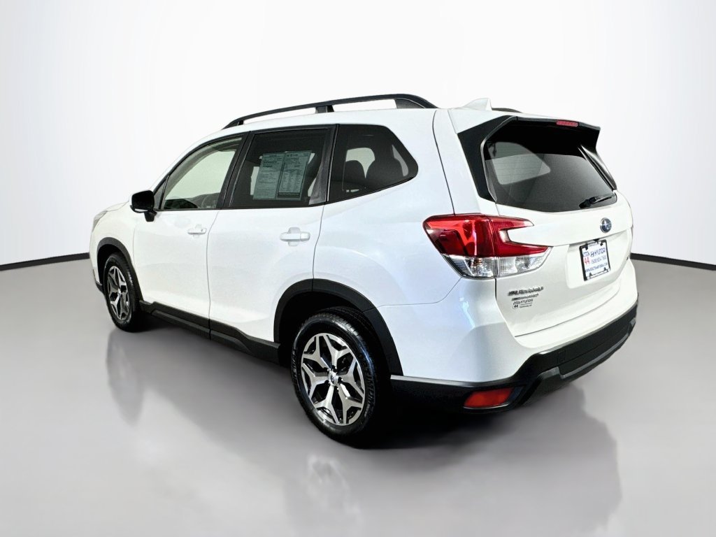 Used 2021 Subaru Forester Premium AWD/4WD image 6