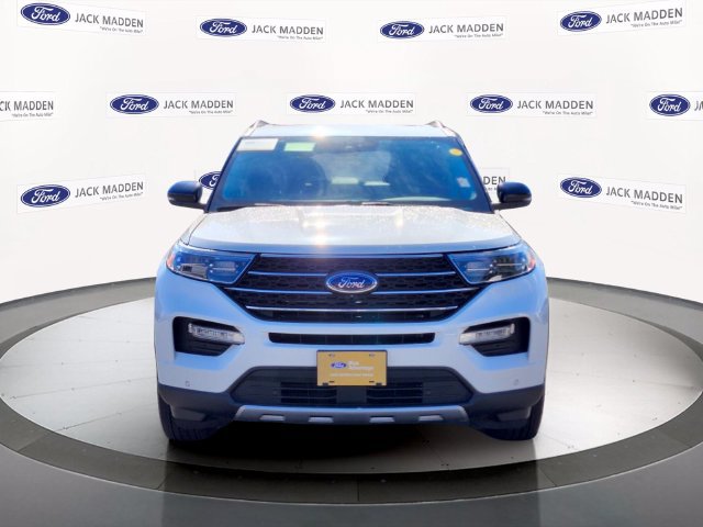 Certified 2022 Ford Explorer XLT w/ Equipment Group 202A AWD/4WD image 8