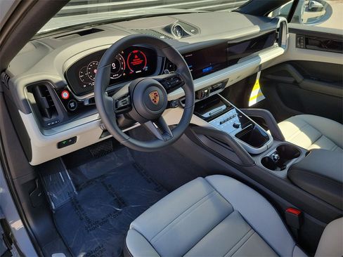 New 2026 Porsche Cayenne Coupe image 5