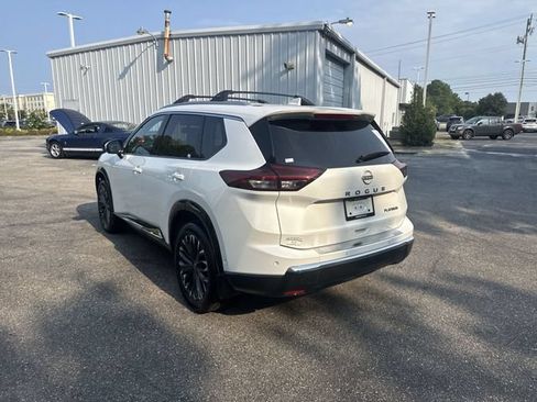 Used 2025 Nissan Rogue Platinum w/ Platinum Premium Package FWD image 7