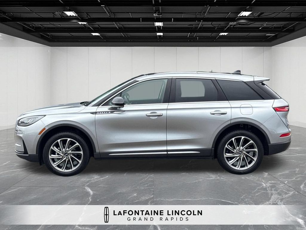Certified 2024 Lincoln Corsair AWD w/ Equipment Group 101A image 2