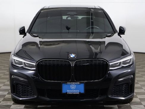 Used 2022 BMW 750i xDrive w/ Executive Package AWD/4WD image 18