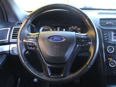 Used 2017 Ford Explorer XLT AWD/4WD image 15