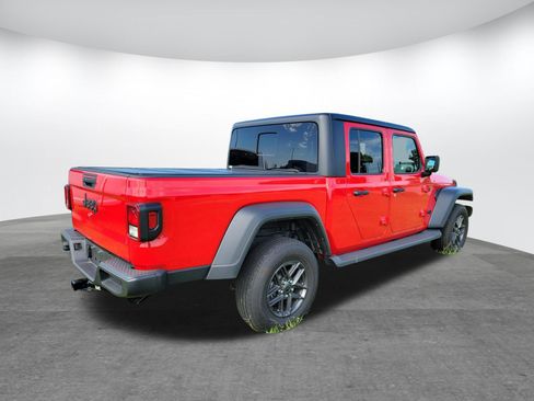 Used 2025 Jeep Gladiator Sport AWD/4WD image 5