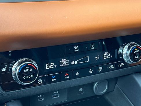 New 2025 Mitsubishi Outlander SEL image 22