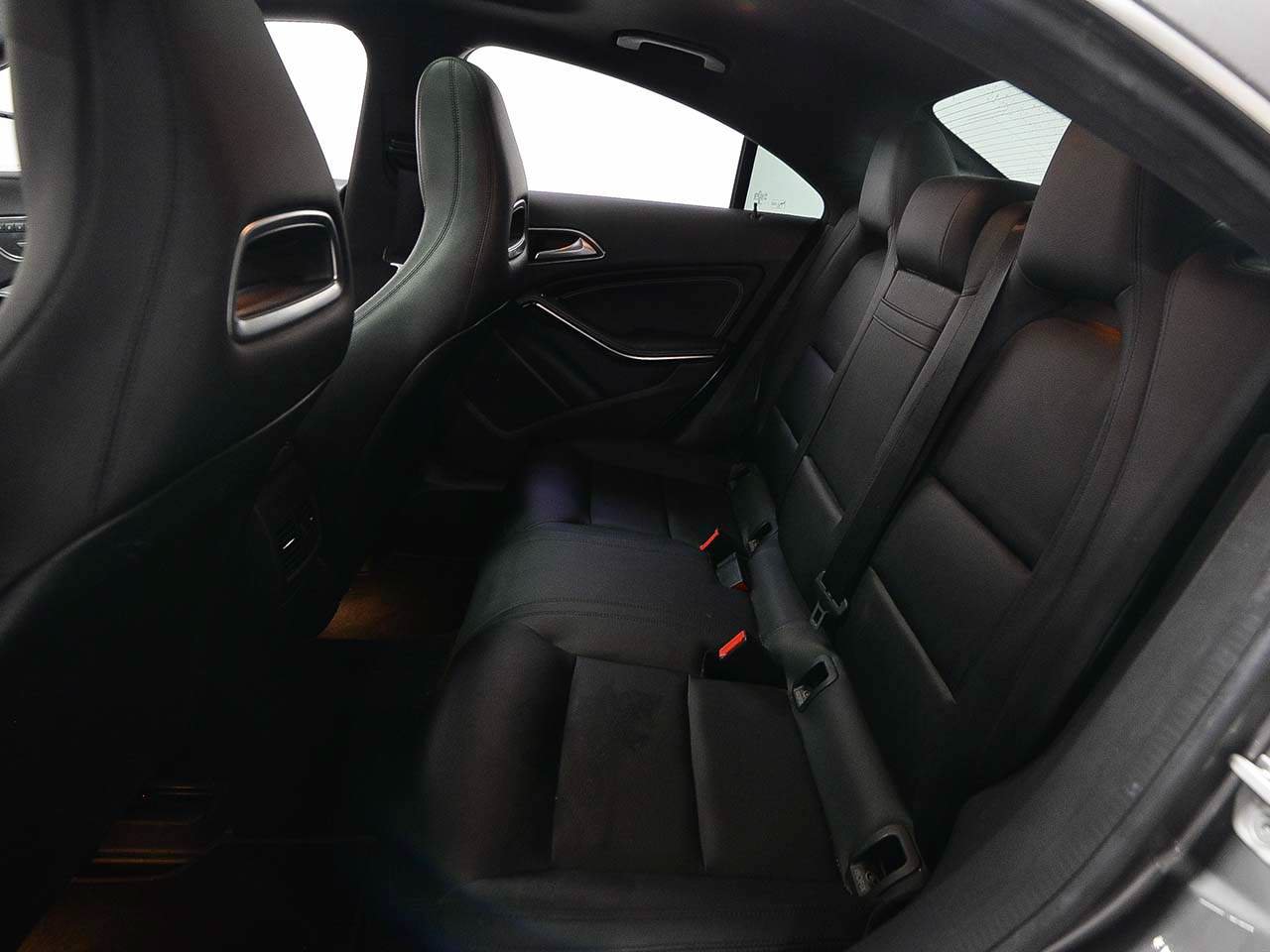 Used 2015 Mercedes-Benz CLA 250 image 12