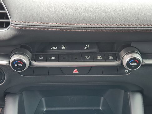 Certified 2026 MAZDA MAZDA3 s Sport FWD image 20