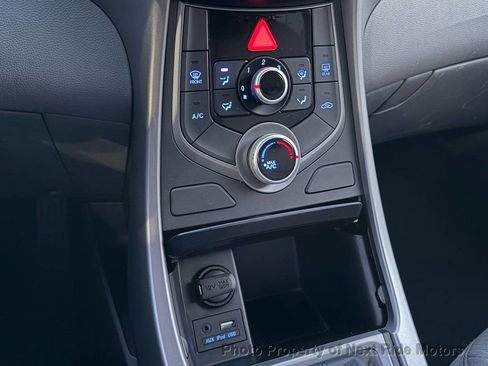 Used 2015 Hyundai Elantra SE w/ Option Group 02 image 23