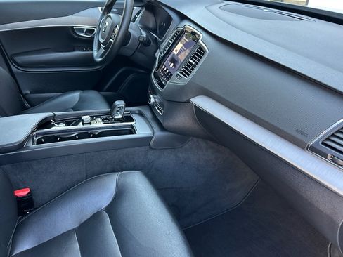Certified 2025 Volvo XC90 B5 Core AWD/4WD image 19