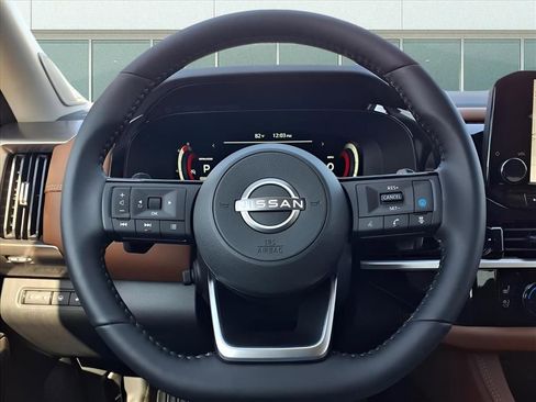 New 2025 Nissan Pathfinder Platinum w/ Black Appearance Package image 24