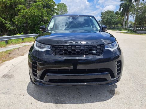 Used 2025 Land Rover Discovery Dynamic SE image 6