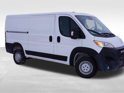 Used 2025 RAM ProMaster 2500 w/ Convenience Group image 2