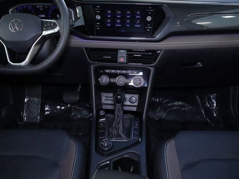 Used 2022 Volkswagen Taos SEL image 19