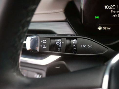 Used 2025 GMC Acadia Elevation FWD image 26