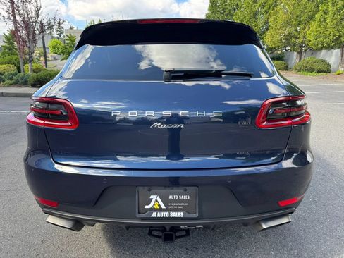 Used 2018 Porsche Macan Sport Edition AWD/4WD image 9