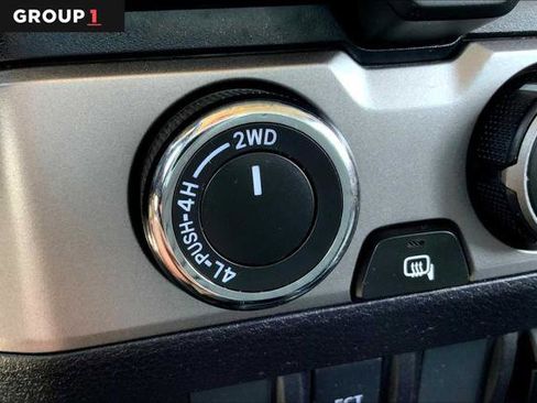 Certified 2019 Toyota Tacoma SR5 image 33