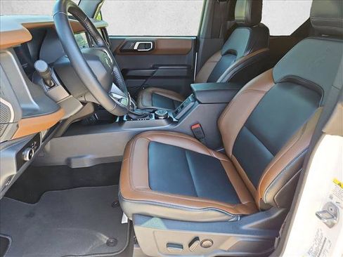 Used 2024 Ford Bronco Outer Banks AWD/4WD image 16