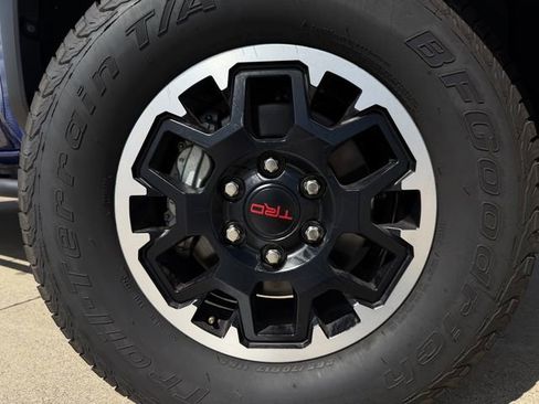 Certified 2024 Toyota Tacoma TRD Off-Road w/ TRD Off Road Upgrade Package image 11