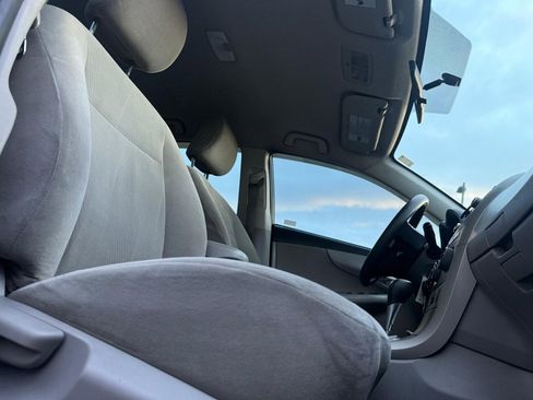 Used 2011 Toyota Corolla LE FWD image 12
