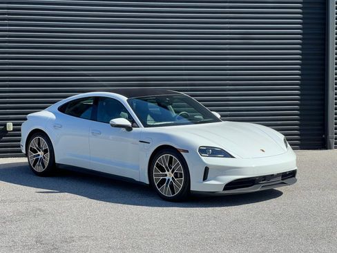 New 2025 Porsche Taycan image 9