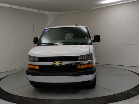 Used 2021 Chevrolet Express 2500 w/ Driver Convenience Package RWD image 8