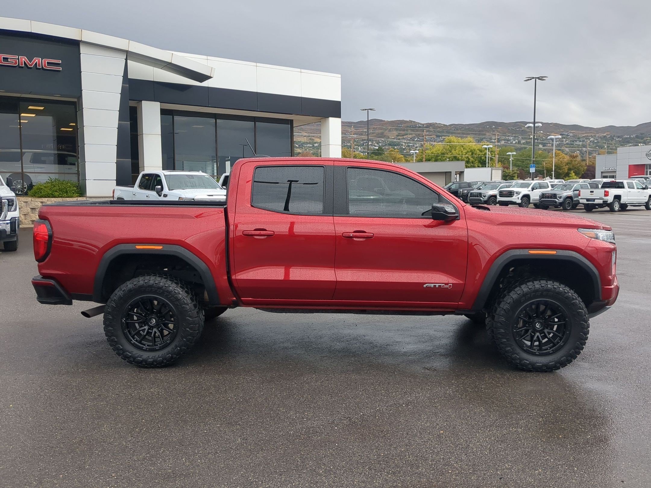 Used 2024 GMC Canyon AT4 w/ AT4 Premium Package AWD/4WD image 6