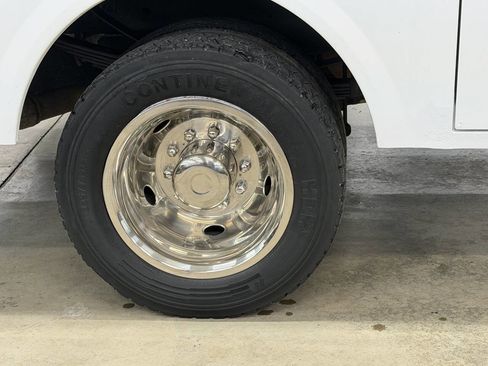 Used 2019 Ford F450 XL w/ Power Equipment Group image 18