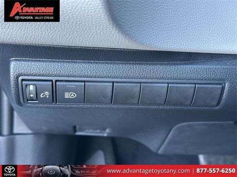 Certified 2022 Toyota Corolla LE w/ LE Convenience Package image 22