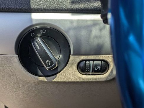 Used 2013 Volkswagen Jetta SE FWD image 23