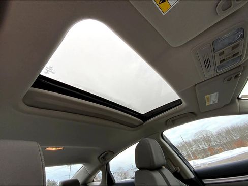 Used 2019 Honda Civic EX image 14