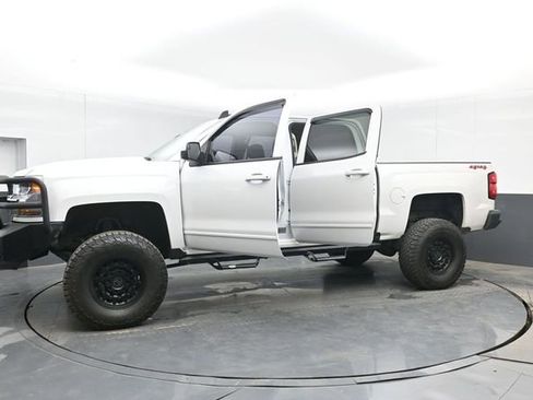 Used 2018 Chevrolet Silverado 1500 LT w/ All Star Edition AWD/4WD image 50