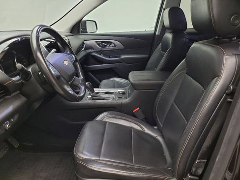 Used 2019 Chevrolet Traverse LT w/ LT Premium Package AWD/4WD image 17