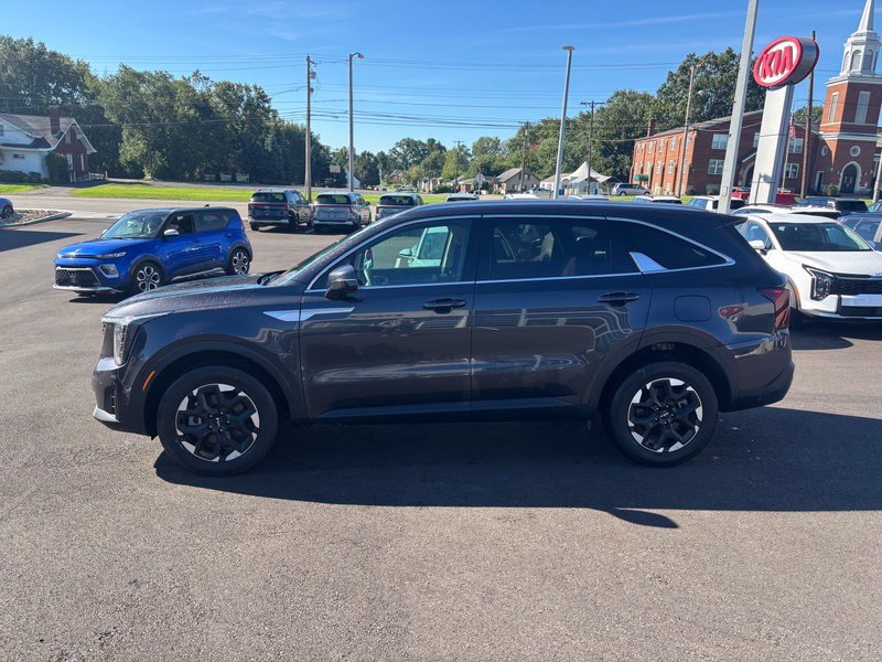 Certified 2025 Kia Sorento S w/ Panoramic Sunroof Package AWD/4WD image 5
