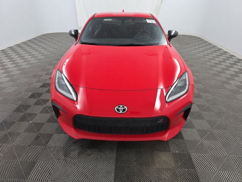 Used 2023 Toyota GR86 Premium image 2